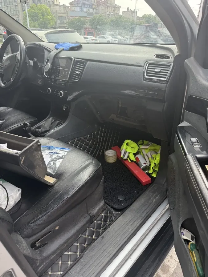 2019 Isuzu LingTuo 2.5T 129HP L4 6MT,autocango,china used car exporter,china ev exporter,chinese used car exporter,chinese used ev exporter