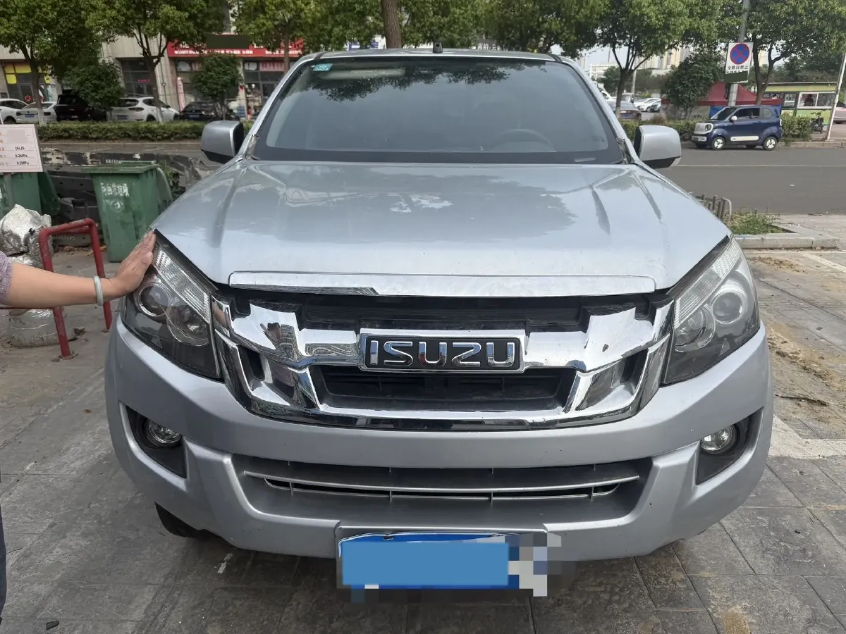 2019 Isuzu LingTuo 2.5T 129HP L4 6MT,autocango,china used car exporter,china ev exporter,chinese used car exporter,chinese used ev exporter