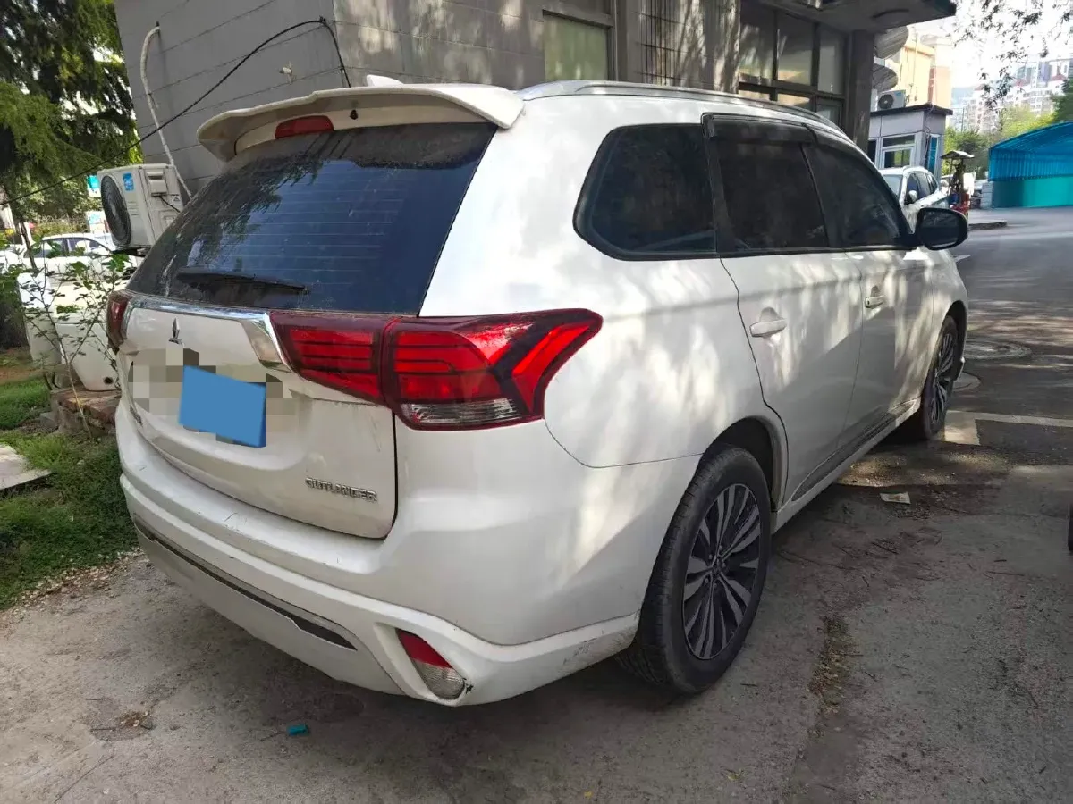 2021 Mitsubishi Outlander 2.0L 166HP L4 CVT,autocango,china used car exporter,china ev exporter,chinese used car exporter,chinese used ev exporter