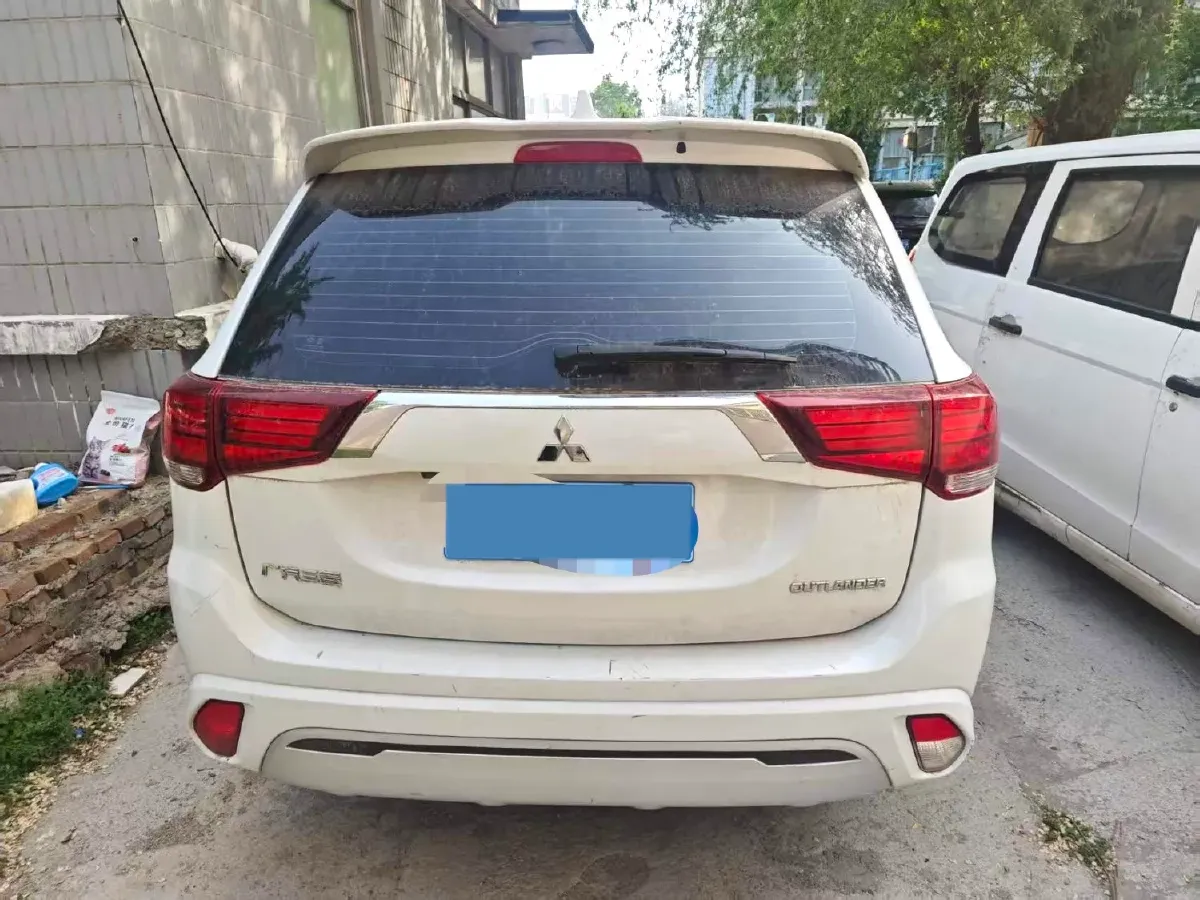 2021 Mitsubishi Outlander 2.0L 166HP L4 CVT,autocango,china used car exporter,china ev exporter,chinese used car exporter,chinese used ev exporter
