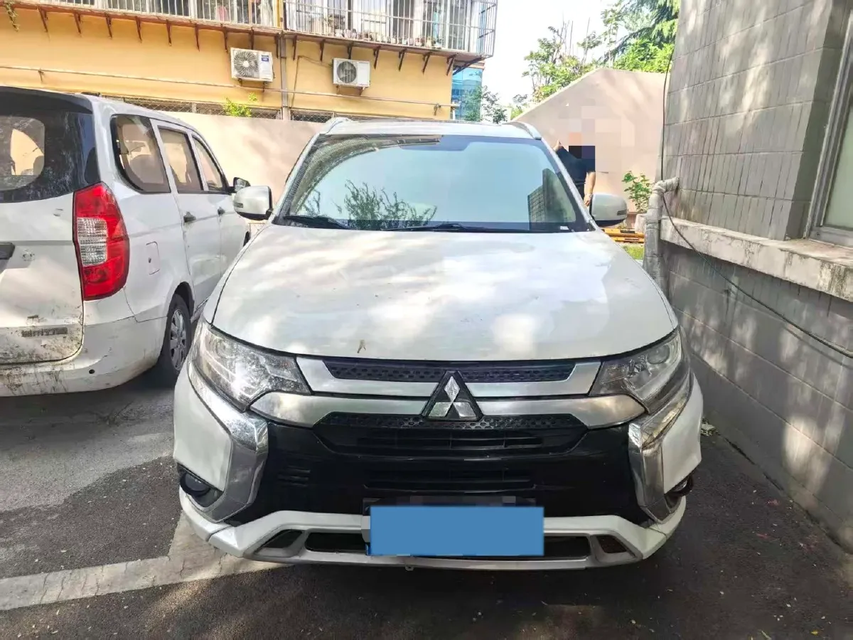 2021 Mitsubishi Outlander 2.0L 166HP L4 CVT,autocango,china used car exporter,china ev exporter,chinese used car exporter,chinese used ev exporter