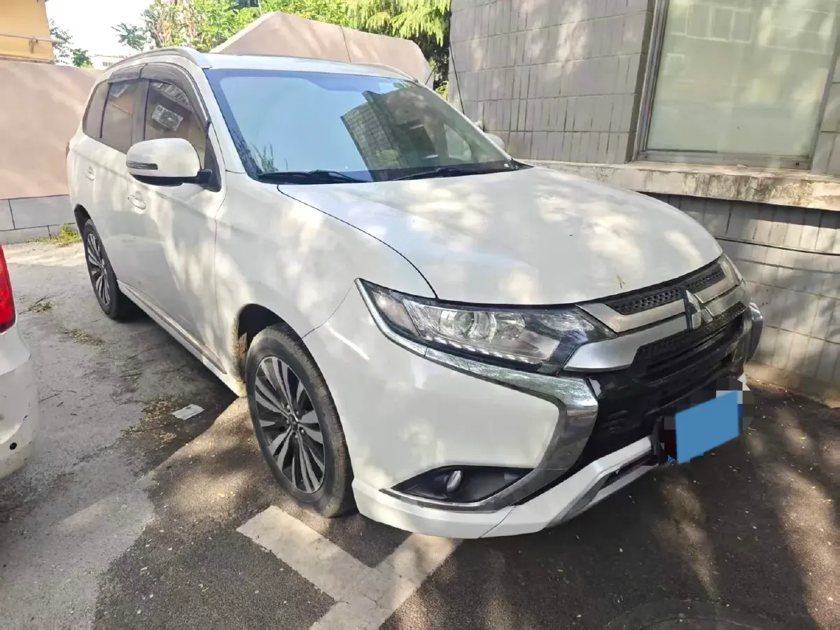 2021 Mitsubishi Outlander 2.0L 166HP L4 CVT,autocango,china used car exporter,china ev exporter,chinese used car exporter,chinese used ev exporter