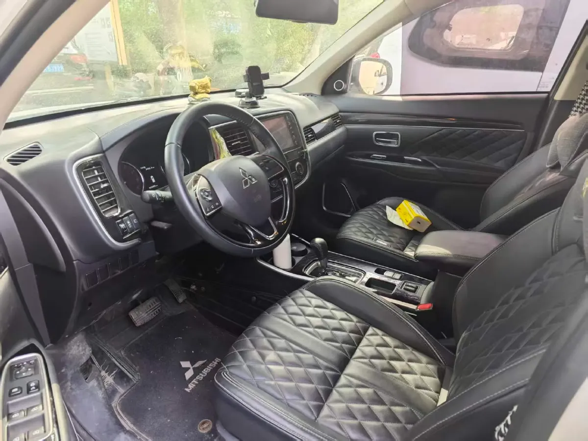2021 Mitsubishi Outlander 2.0L 166HP L4 CVT,autocango,china used car exporter,china ev exporter,chinese used car exporter,chinese used ev exporter