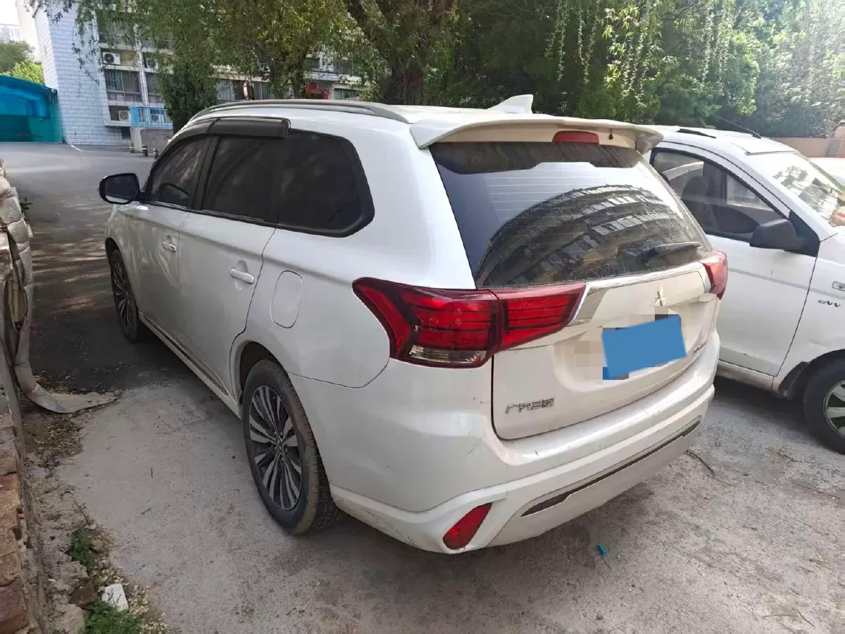 2021 Mitsubishi Outlander 2.0L 166HP L4 CVT,autocango,china used car exporter,china ev exporter,chinese used car exporter,chinese used ev exporter