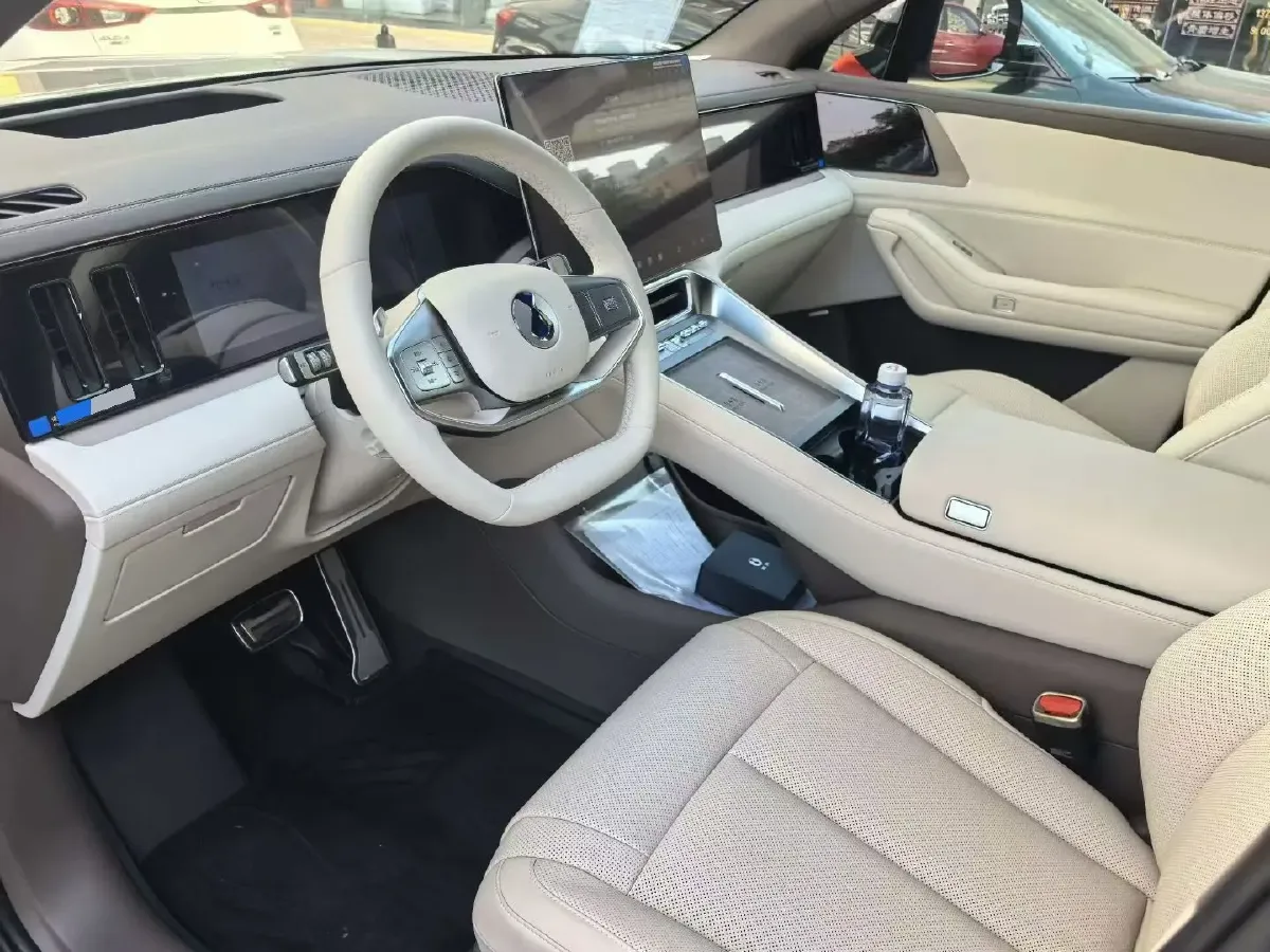 2025 Denza DenzaN8L 2.0T 207HP L4 E-CVT PHEV,autocango,china used car exporter,china ev exporter,chinese used car exporter,chinese used ev exporter