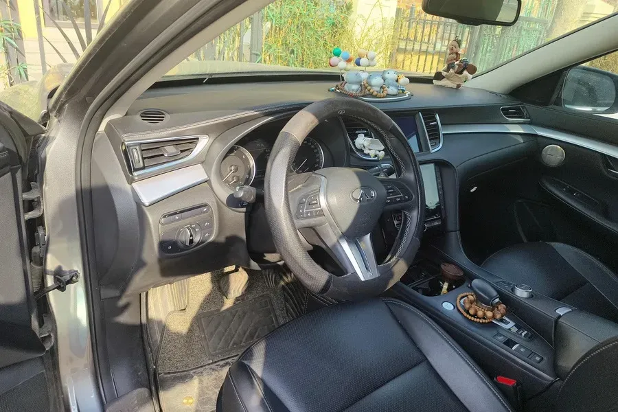 2020 Infiniti QX50 2.0T 272HP L4 CVT,autocango,china used car exporter,china ev exporter,chinese used car exporter,chinese used ev exporter