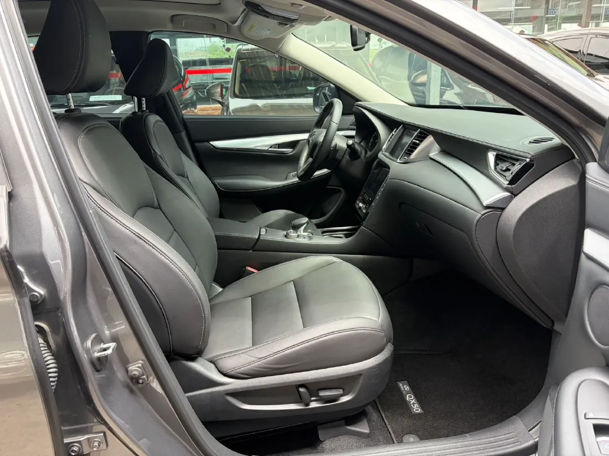 2020 Infiniti QX50 2.0T 245HP L4 CVT,autocango,china used car exporter,china ev exporter,chinese used car exporter,chinese used ev exporter