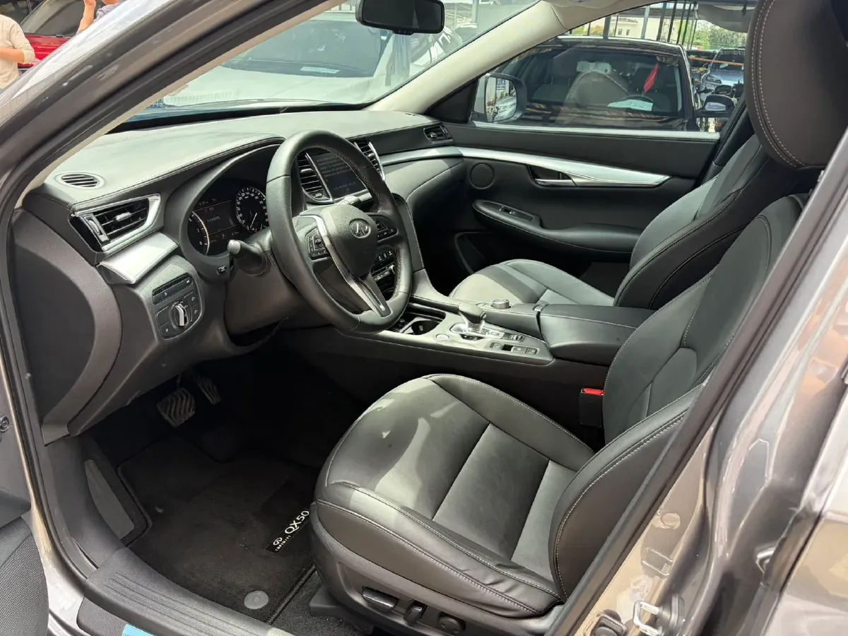 2020 Infiniti QX50 2.0T 245HP L4 CVT,autocango,china used car exporter,china ev exporter,chinese used car exporter,chinese used ev exporter