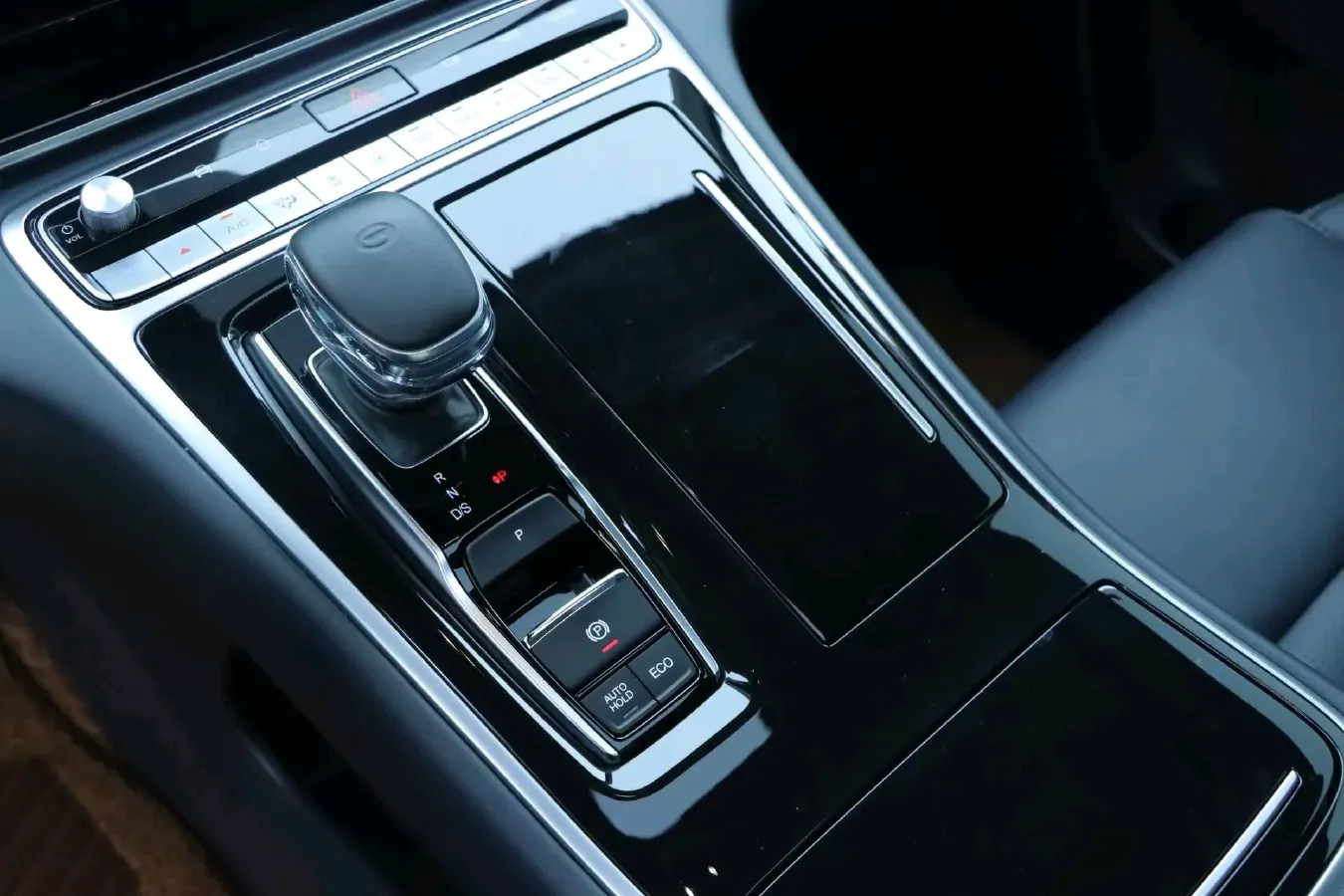 2021 GAC Trumpchi M8 2.0T 252HP L4 8AT,autocango,china used car exporter,china ev exporter,chinese used car exporter,chinese used ev exporter