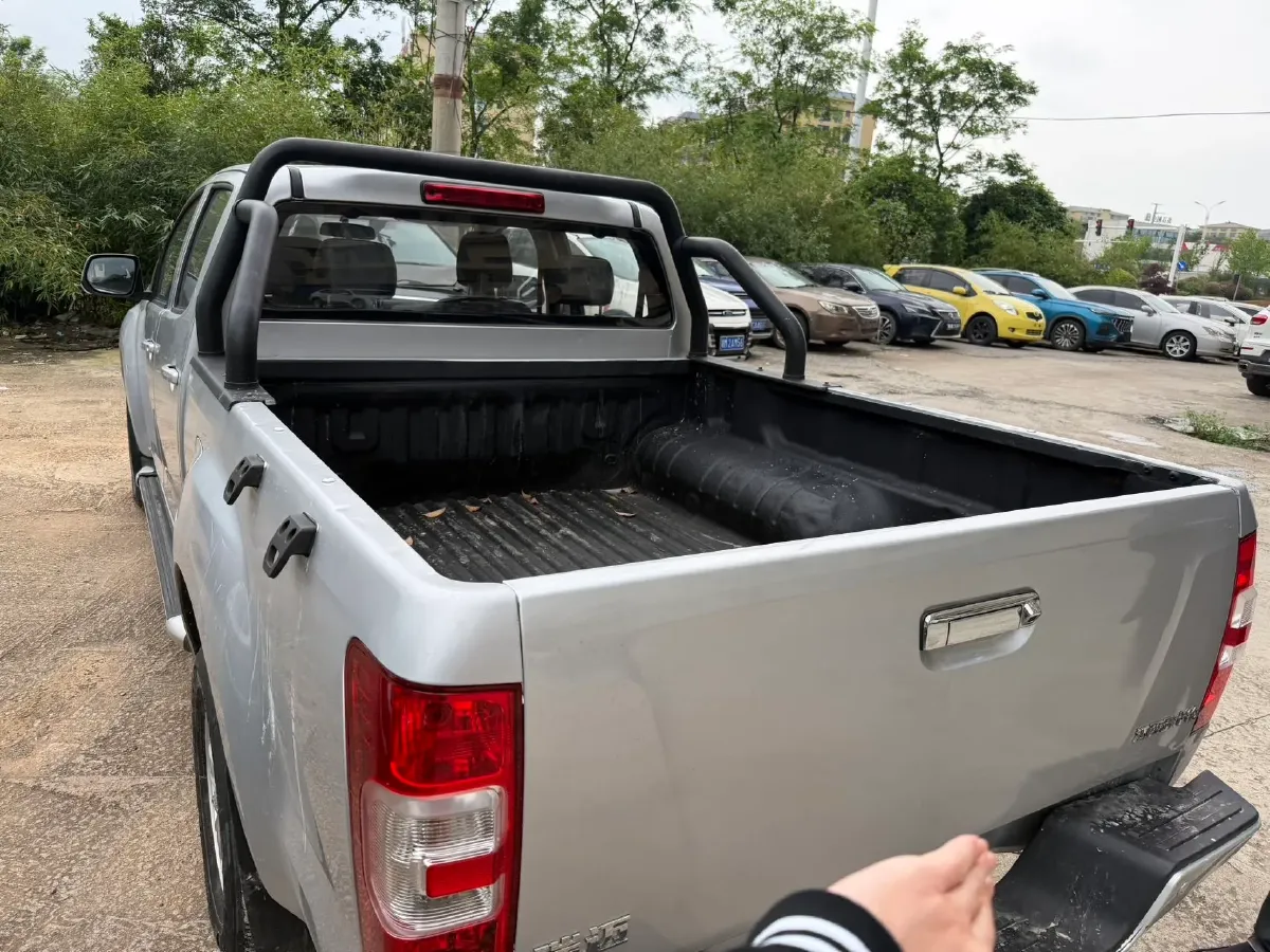 2022 Isuzu RE-MAX Jim 2.8T 120HP L4 5MT,autocango,china used car exporter,china ev exporter,chinese used car exporter,chinese used ev exporter