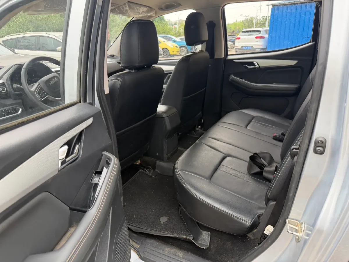 2022 Isuzu RE-MAX Jim 2.8T 120HP L4 5MT,autocango,china used car exporter,china ev exporter,chinese used car exporter,chinese used ev exporter