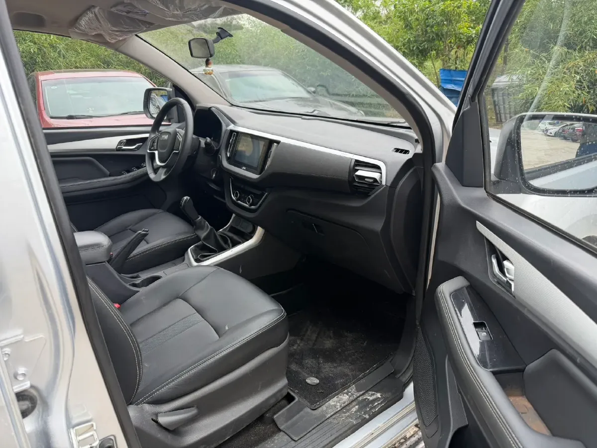 2022 Isuzu RE-MAX Jim 2.8T 120HP L4 5MT,autocango,china used car exporter,china ev exporter,chinese used car exporter,chinese used ev exporter