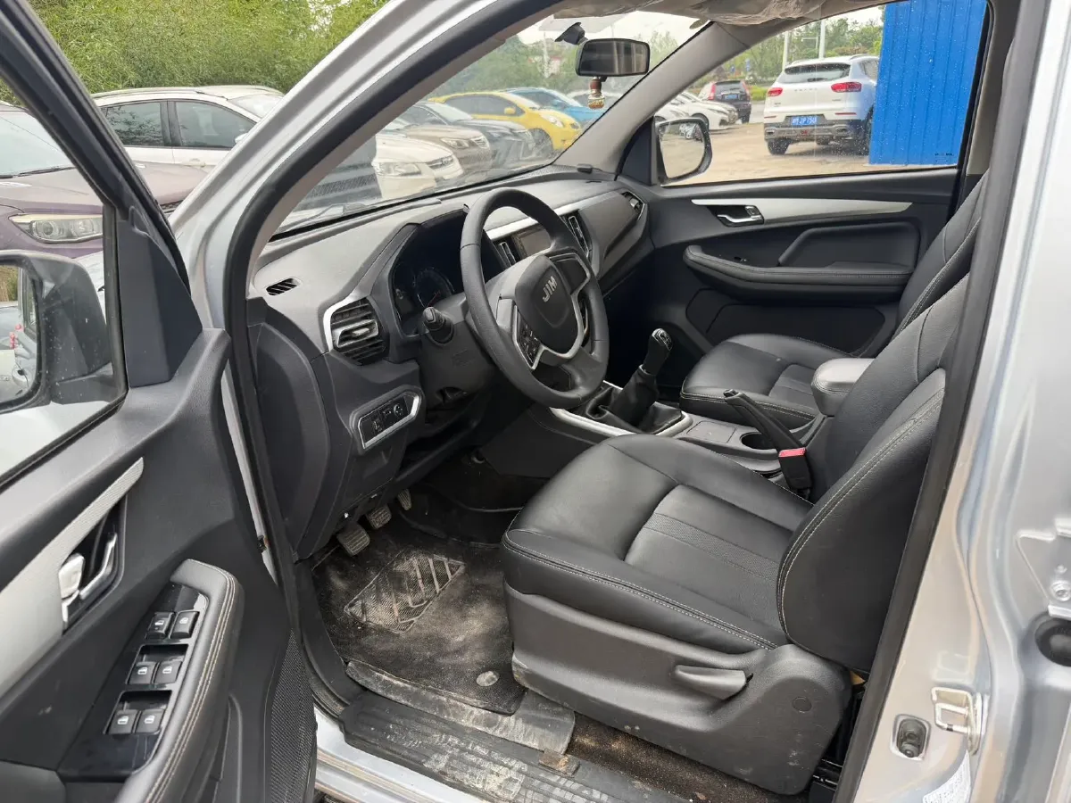 2022 Isuzu RE-MAX Jim 2.8T 120HP L4 5MT,autocango,china used car exporter,china ev exporter,chinese used car exporter,chinese used ev exporter