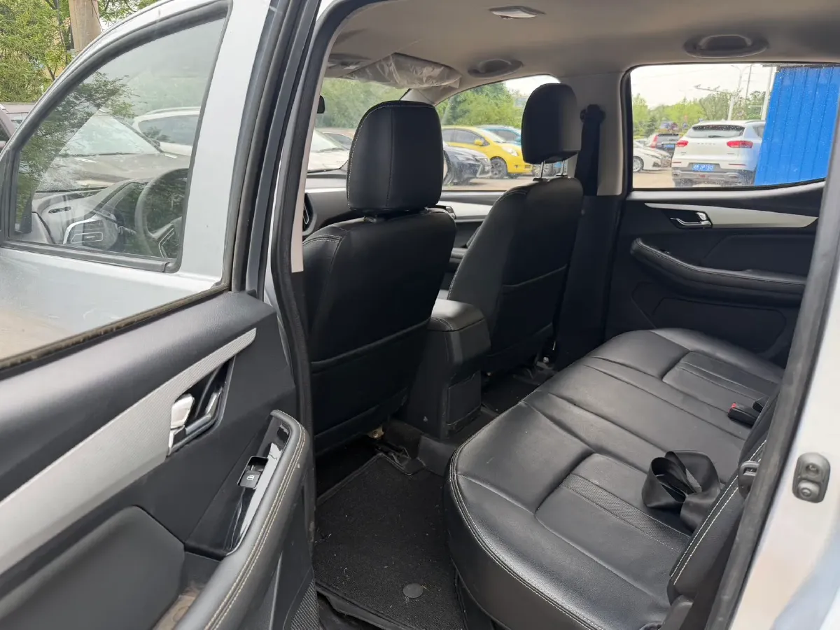 2022 Isuzu RE-MAX Jim 2.8T 120HP L4 5MT,autocango,china used car exporter,china ev exporter,chinese used car exporter,chinese used ev exporter