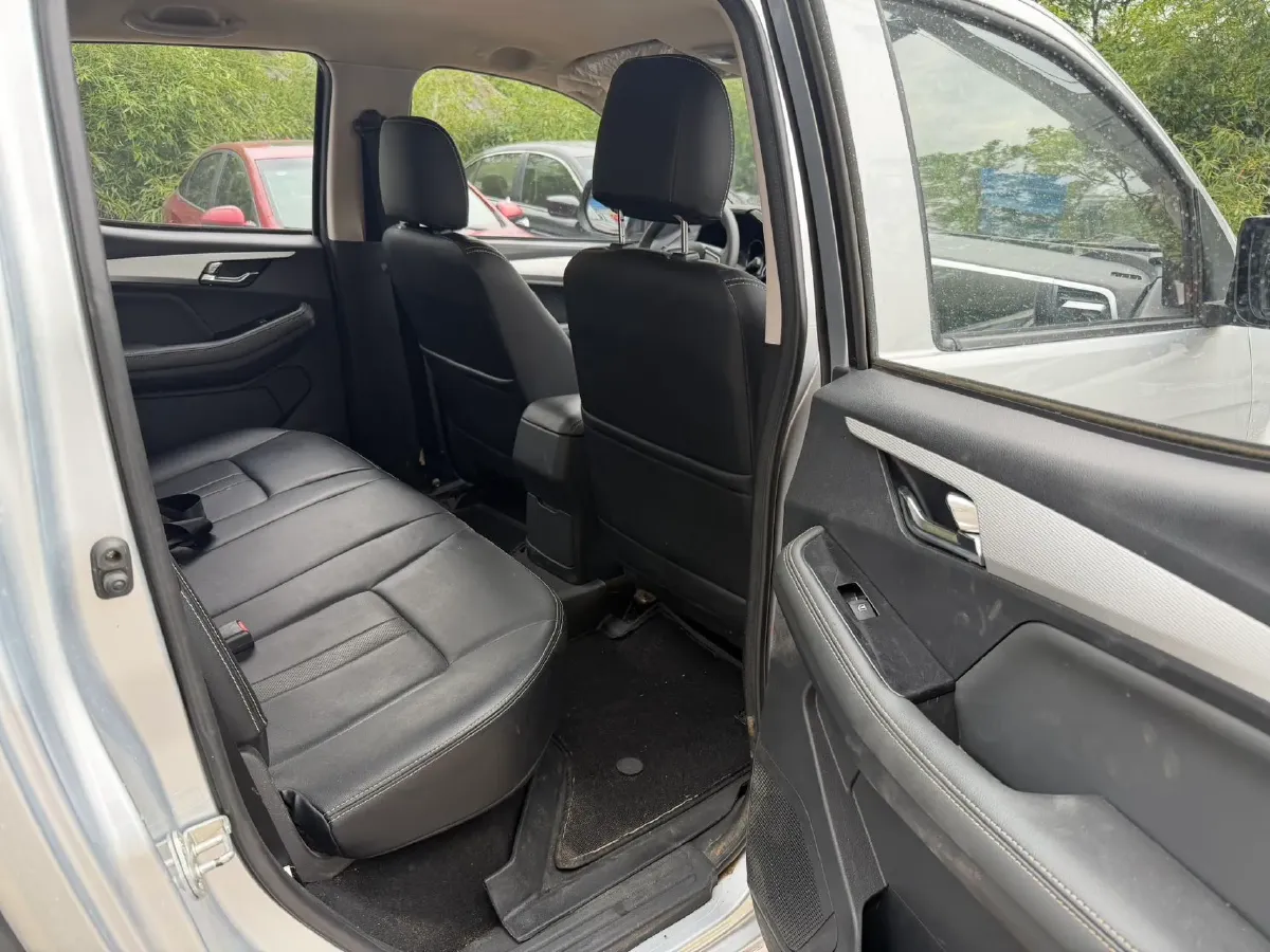 2022 Isuzu RE-MAX Jim 2.8T 120HP L4 5MT,autocango,china used car exporter,china ev exporter,chinese used car exporter,chinese used ev exporter