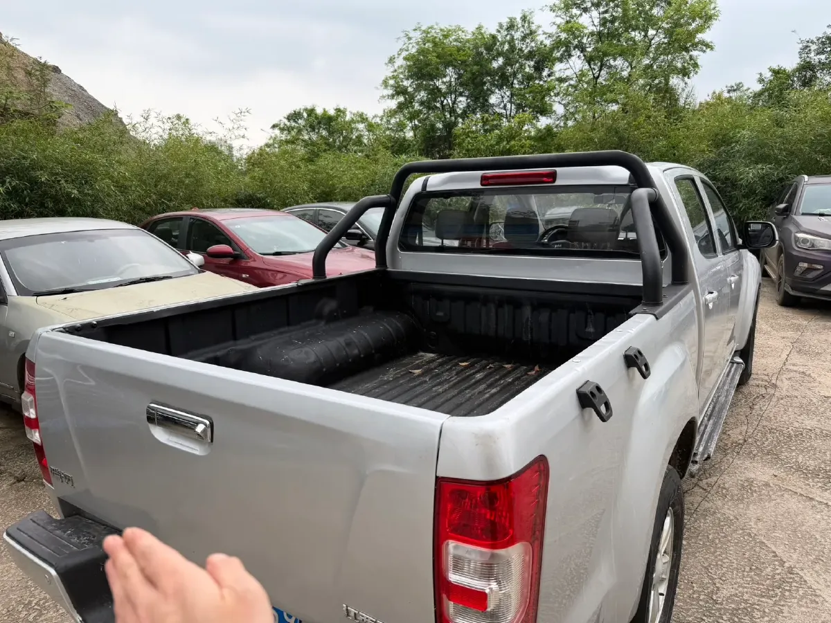 2022 Isuzu RE-MAX Jim 2.8T 120HP L4 5MT,autocango,china used car exporter,china ev exporter,chinese used car exporter,chinese used ev exporter