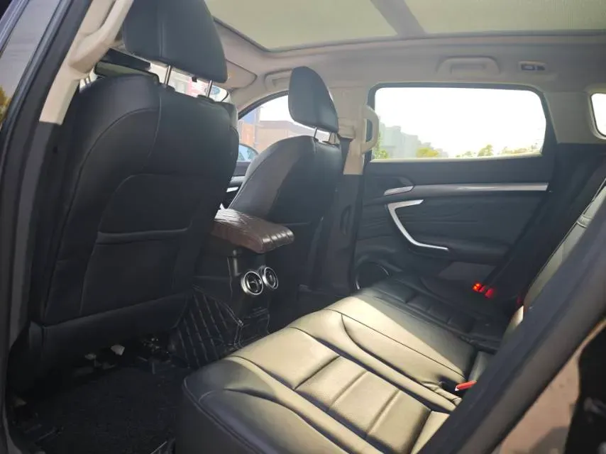 2017 WEY VV7 2.0T 234HP L4 7DCT,autocango,china used car exporter,china ev exporter,chinese used car exporter,chinese used ev exporter