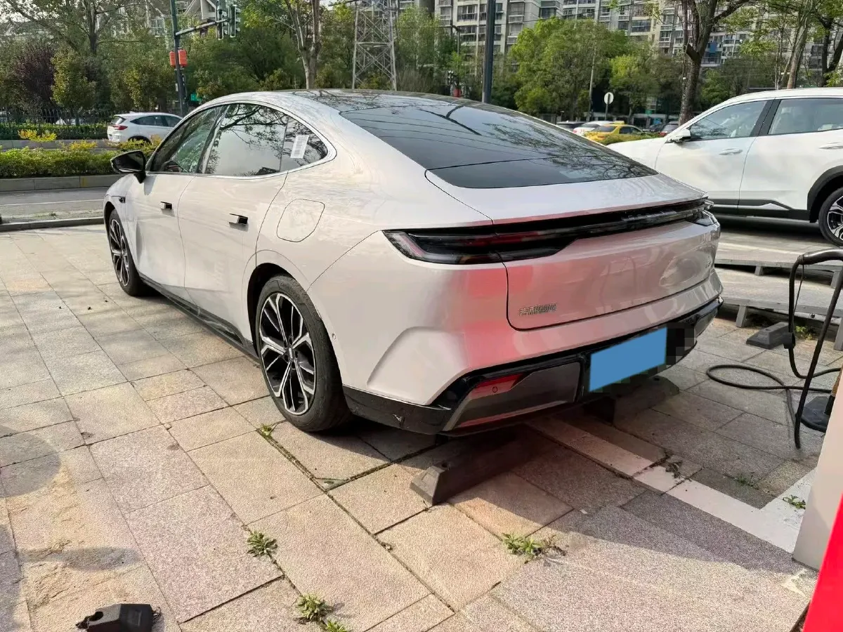 2025 Geely Galaxy E8 BEV 76KWH,autocango,china used car exporter,china ev exporter,chinese used car exporter,chinese used ev exporter