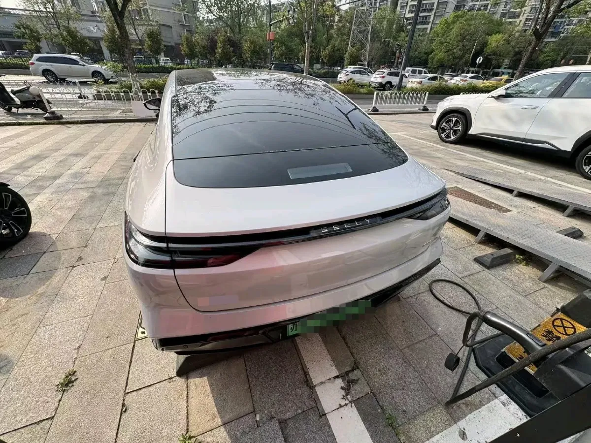 2025 Geely Galaxy E8 BEV 76KWH,autocango,china used car exporter,china ev exporter,chinese used car exporter,chinese used ev exporter