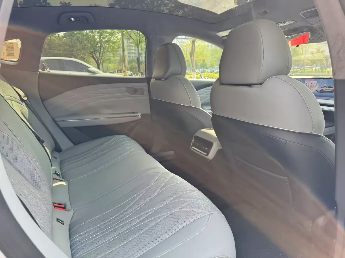 2025 Geely Galaxy E8 BEV 76KWH,autocango,china used car exporter,china ev exporter,chinese used car exporter,chinese used ev exporter