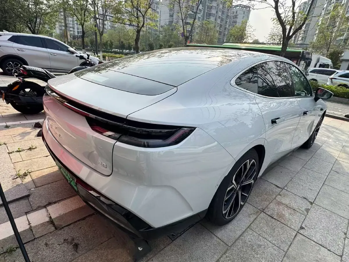 2025 Geely Galaxy E8 BEV 76KWH,autocango,china used car exporter,china ev exporter,chinese used car exporter,chinese used ev exporter