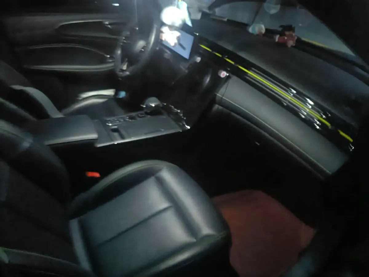 2020 Roewe RX5 1.5T 169HP L4 AMT PHEV 11.1KWH,autocango,china used car exporter,china ev exporter,chinese used car exporter,chinese used ev exporter