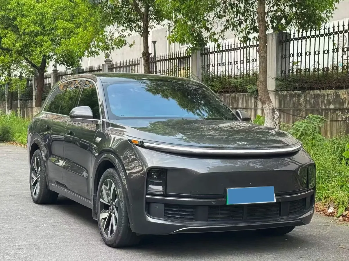 2024 Volvo S60 2.0T 197HP L4 7DCT,autocango,china used car exporter,china ev exporter,chinese used car exporter,chinese used ev exporter