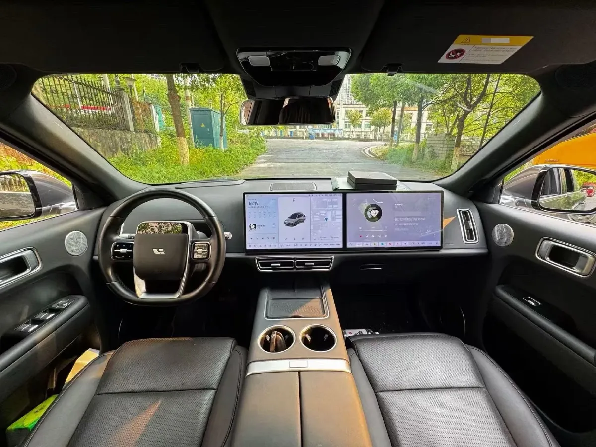 2024 Volvo S60 2.0T 197HP L4 7DCT,autocango,china used car exporter,china ev exporter,chinese used car exporter,chinese used ev exporter