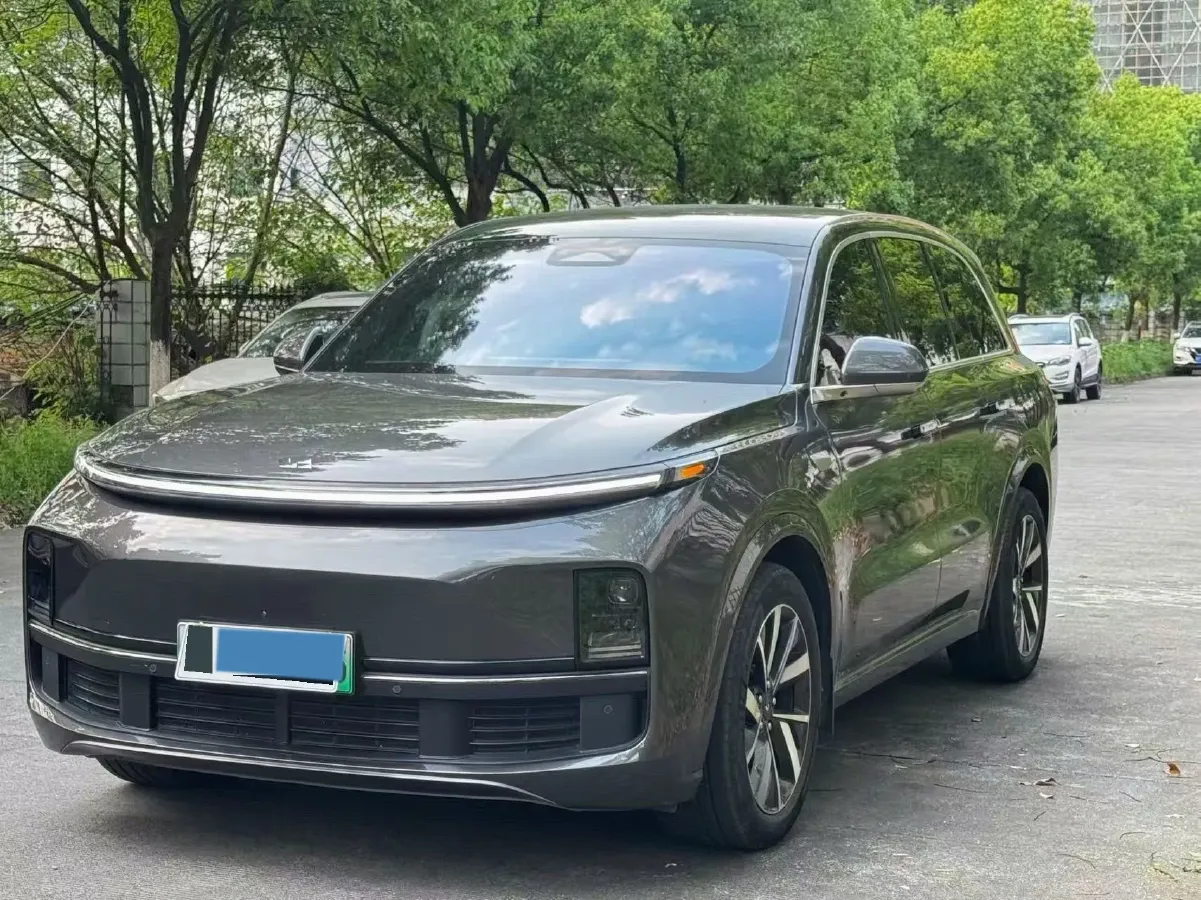 2024 Volvo S60 2.0T 197HP L4 7DCT,autocango,china used car exporter,china ev exporter,chinese used car exporter,chinese used ev exporter