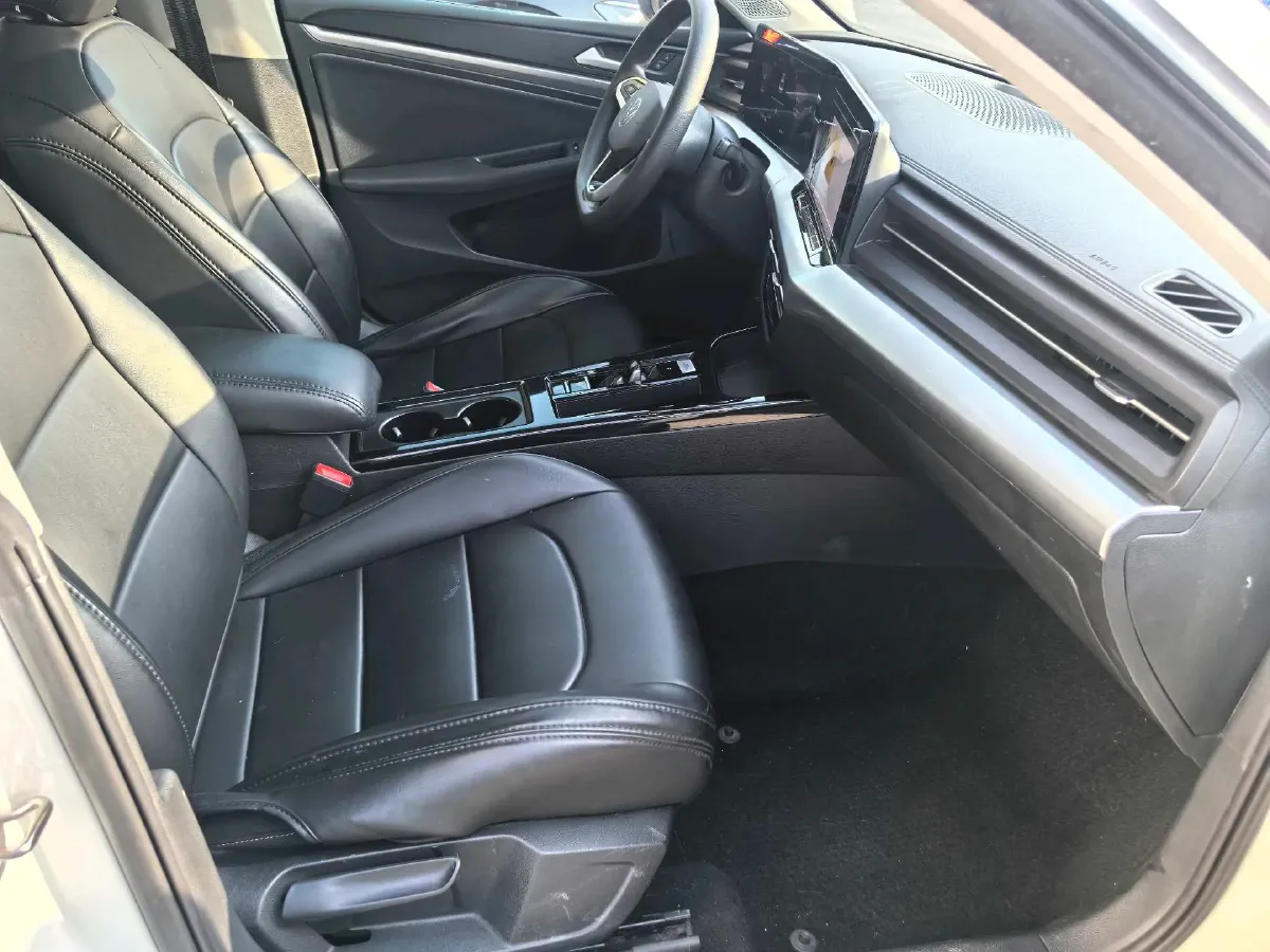 2024 Volkswagen Lamando 1.2T 116HP L4 7DCT,autocango,china used car exporter,china ev exporter,chinese used car exporter,chinese used ev exporter