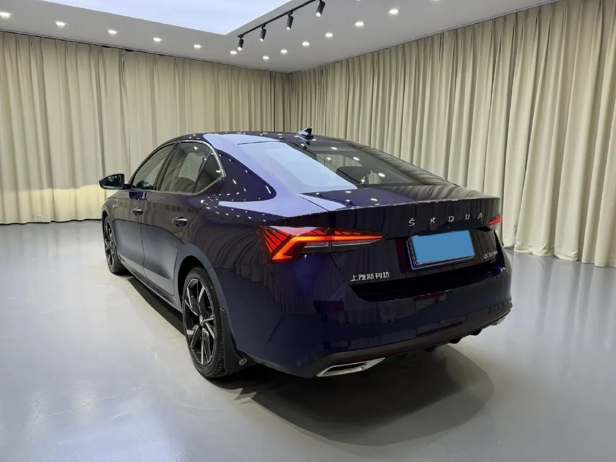 2021 Skoda Octavia 1.4T 150HP L4 7DCT,autocango,china used car exporter,china ev exporter,chinese used car exporter,chinese used ev exporter
