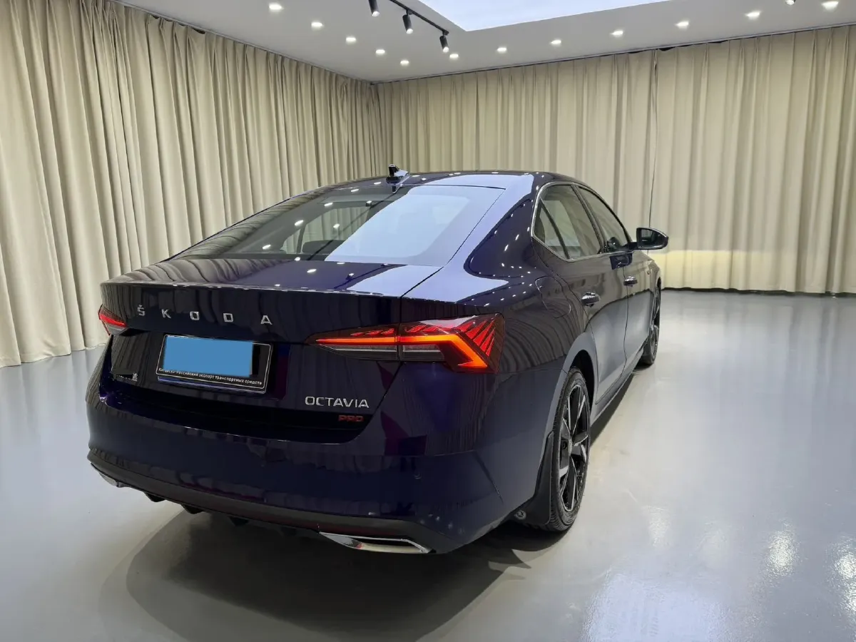 2021 Skoda Octavia 1.4T 150HP L4 7DCT,autocango,china used car exporter,china ev exporter,chinese used car exporter,chinese used ev exporter