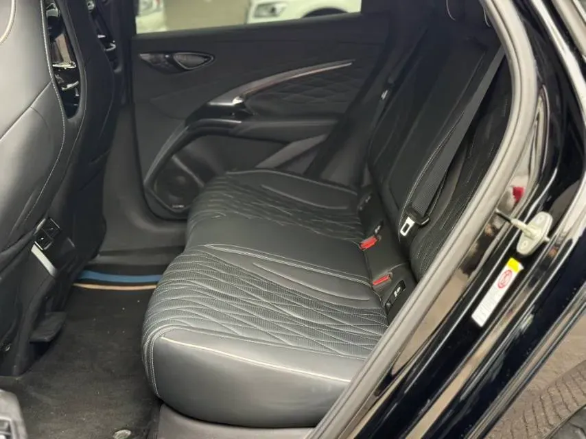 2022 AITO AITO M5 Range Extended 125HP REEV 40KWH,autocango,china used car exporter,china ev exporter,chinese used car exporter,chinese used ev exporter