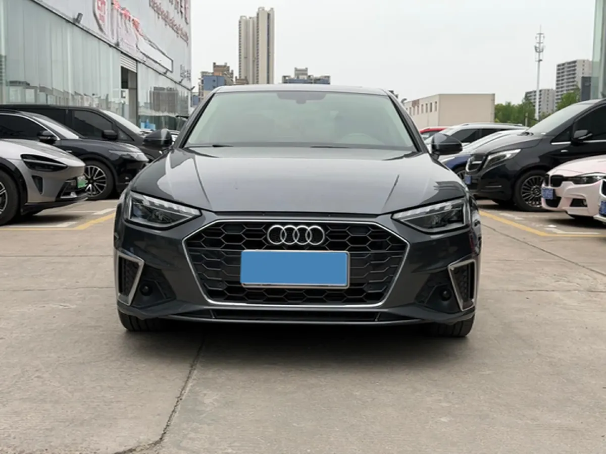 2020 Audi A4L 2.0T 190HP L4 7DCT,autocango,china used car exporter,china ev exporter,chinese used car exporter,chinese used ev exporter