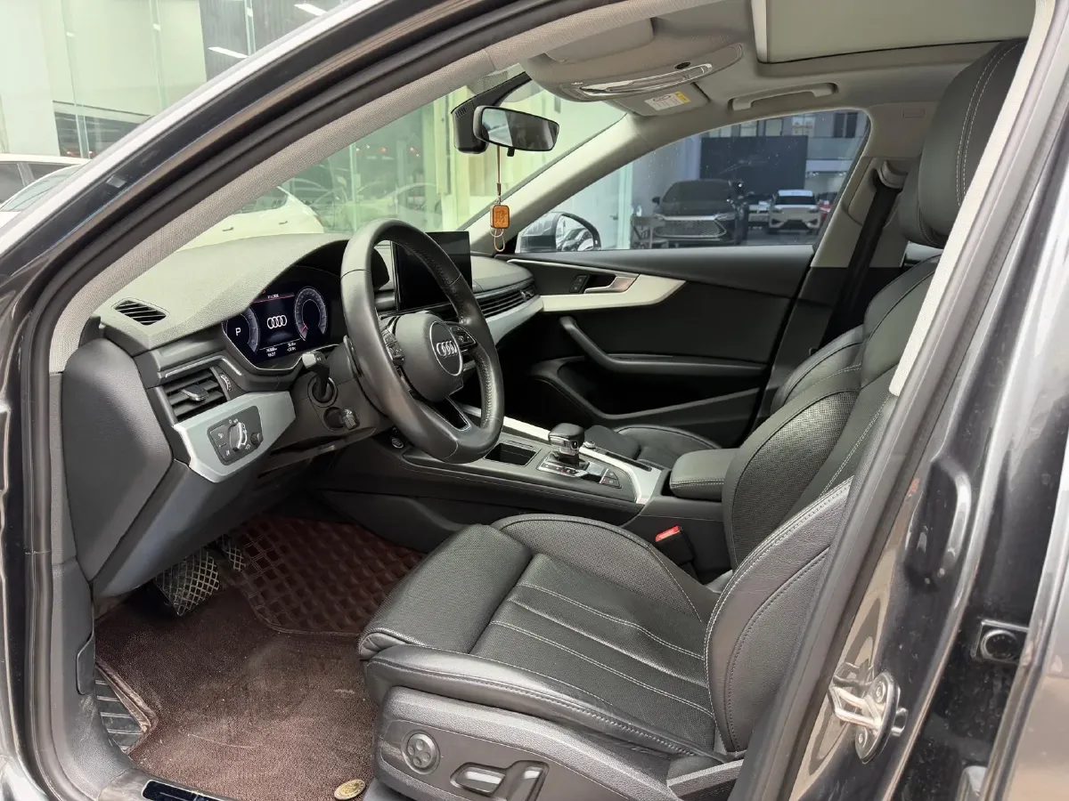 2020 Audi A4L 2.0T 190HP L4 7DCT,autocango,china used car exporter,china ev exporter,chinese used car exporter,chinese used ev exporter