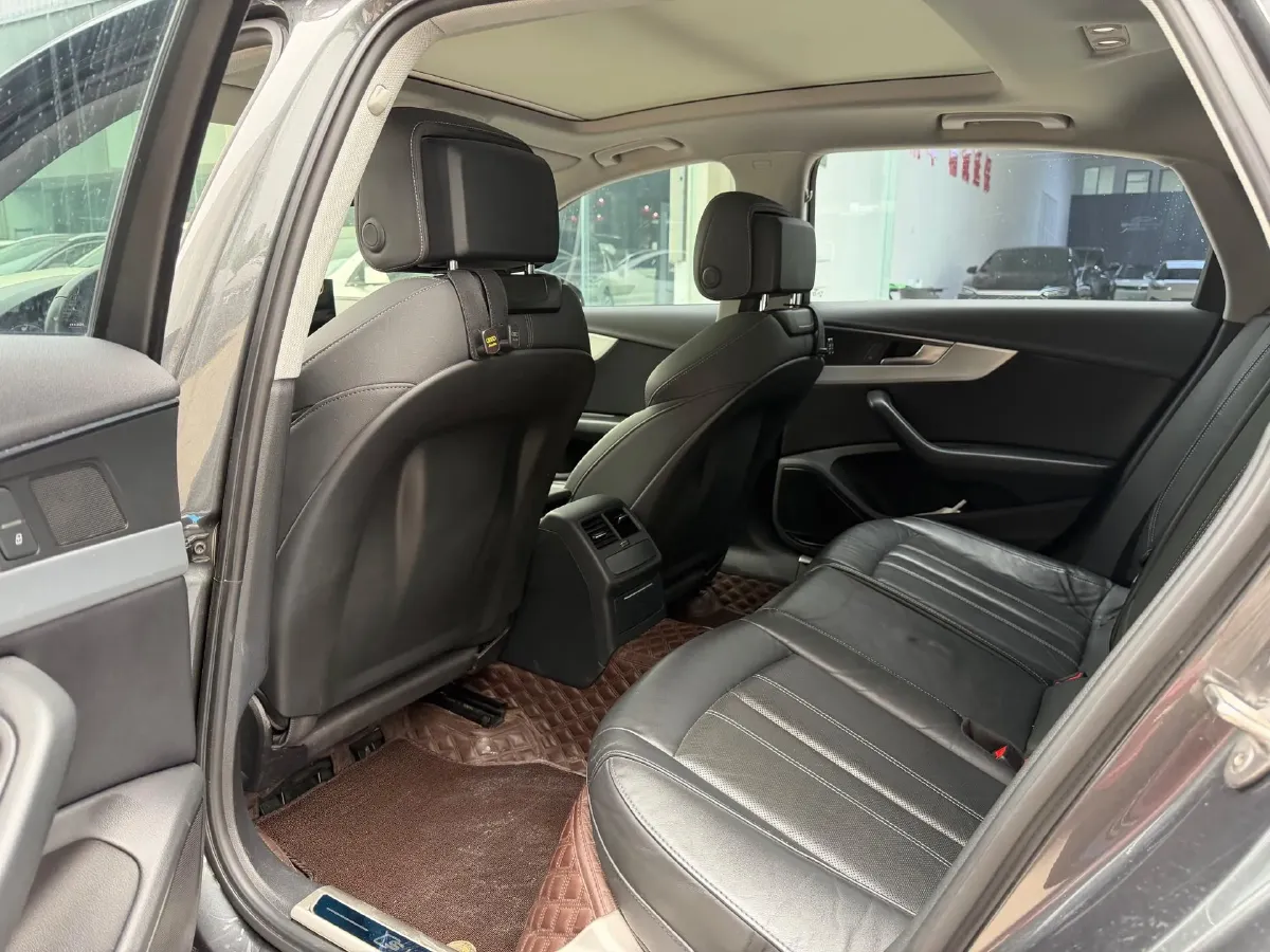 2020 Audi A4L 2.0T 190HP L4 7DCT,autocango,china used car exporter,china ev exporter,chinese used car exporter,chinese used ev exporter