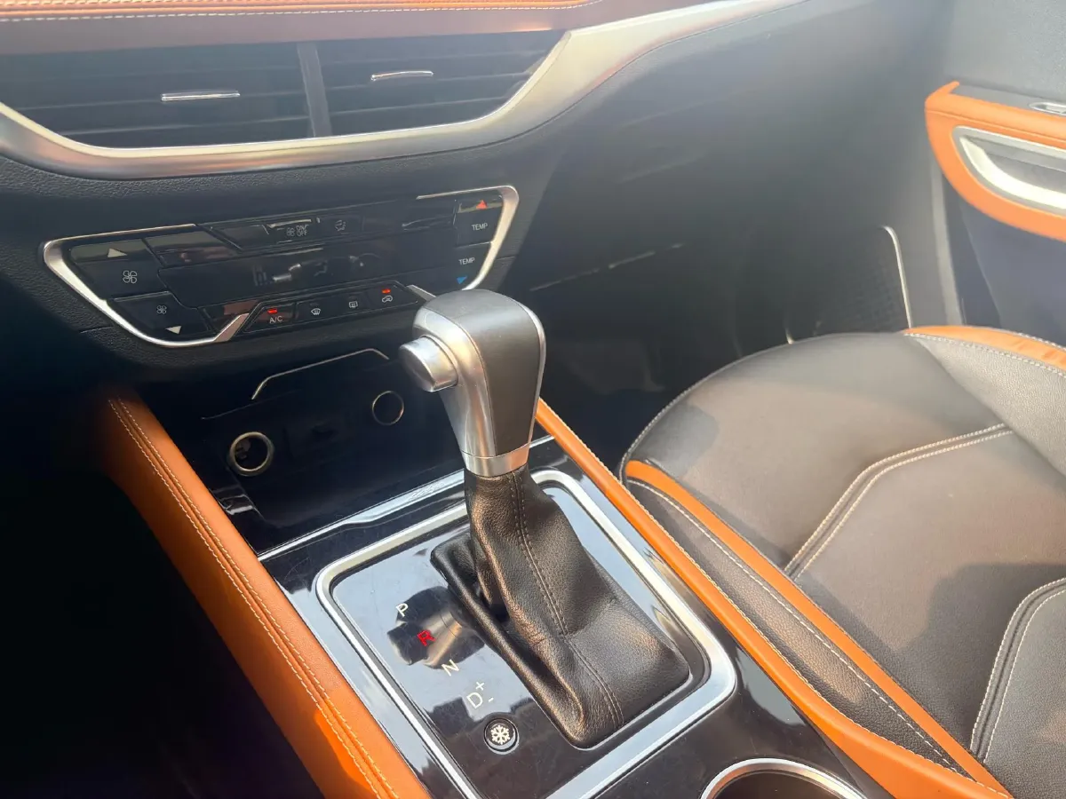 2017 Zotye T300 1.5T 144HP L4 CVT,autocango,china used car exporter,china ev exporter,chinese used car exporter,chinese used ev exporter