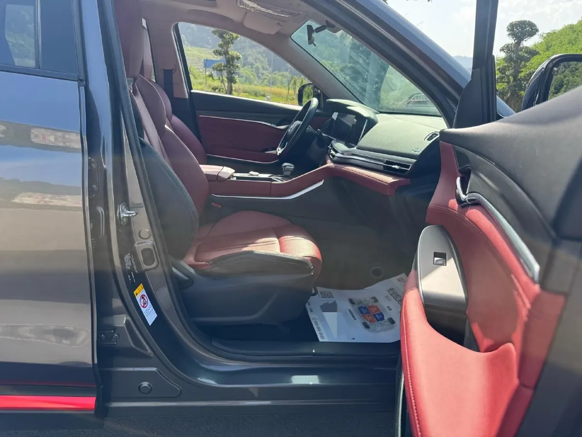 2020 ChangAn CS75 Plus 2.0T 233HP L4 8AT,autocango,china used car exporter,china ev exporter,chinese used car exporter,chinese used ev exporter