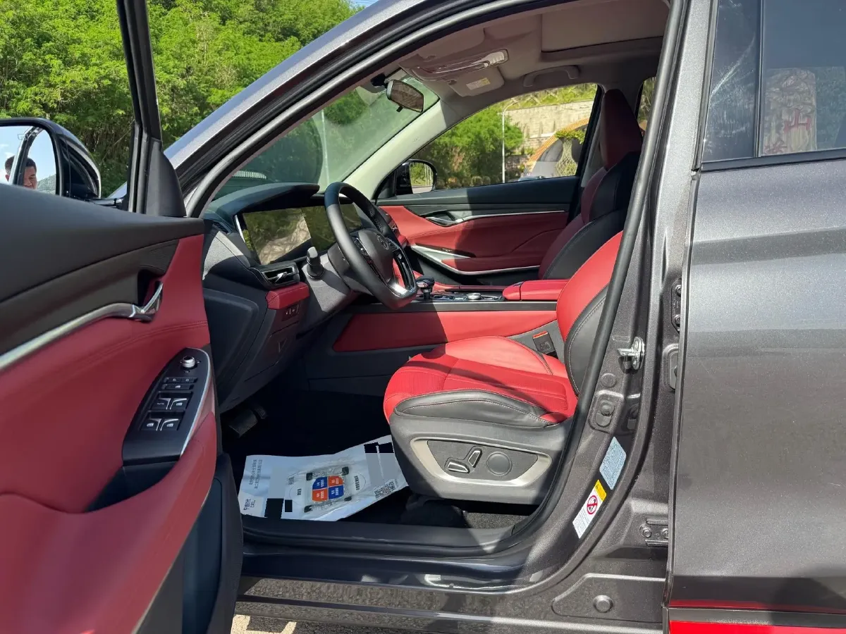 2020 ChangAn CS75 Plus 2.0T 233HP L4 8AT,autocango,china used car exporter,china ev exporter,chinese used car exporter,chinese used ev exporter