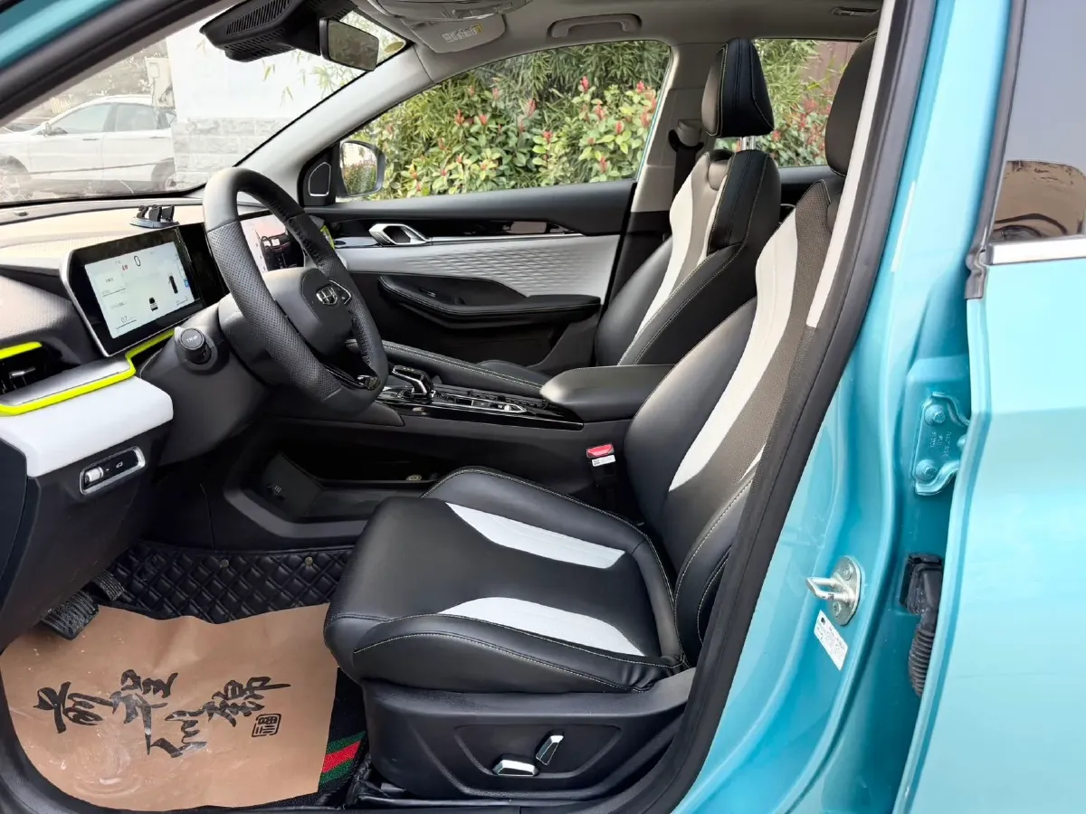 2022 Geely Coolray 1.5T 181HP L4 7DCT,autocango,china used car exporter,china ev exporter,chinese used car exporter,chinese used ev exporter