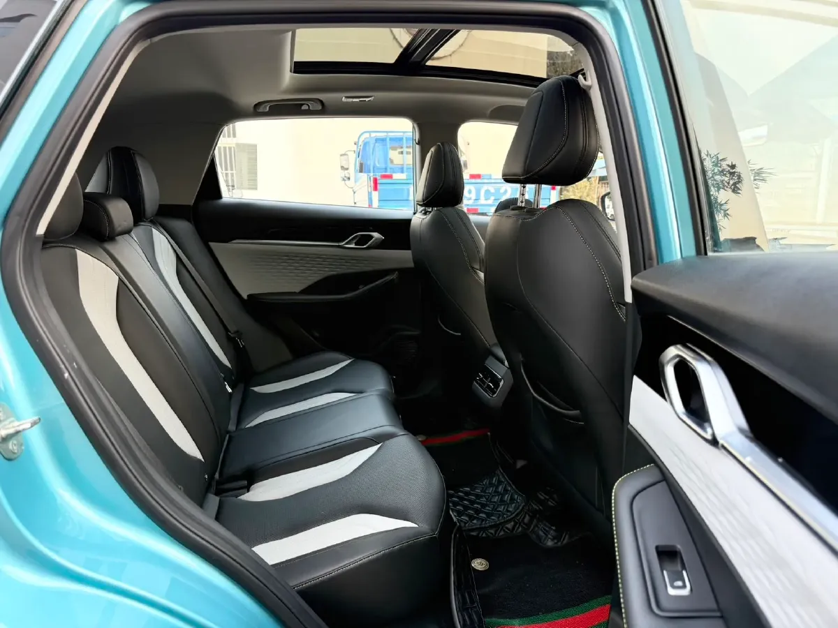 2022 Geely Coolray 1.5T 181HP L4 7DCT,autocango,china used car exporter,china ev exporter,chinese used car exporter,chinese used ev exporter