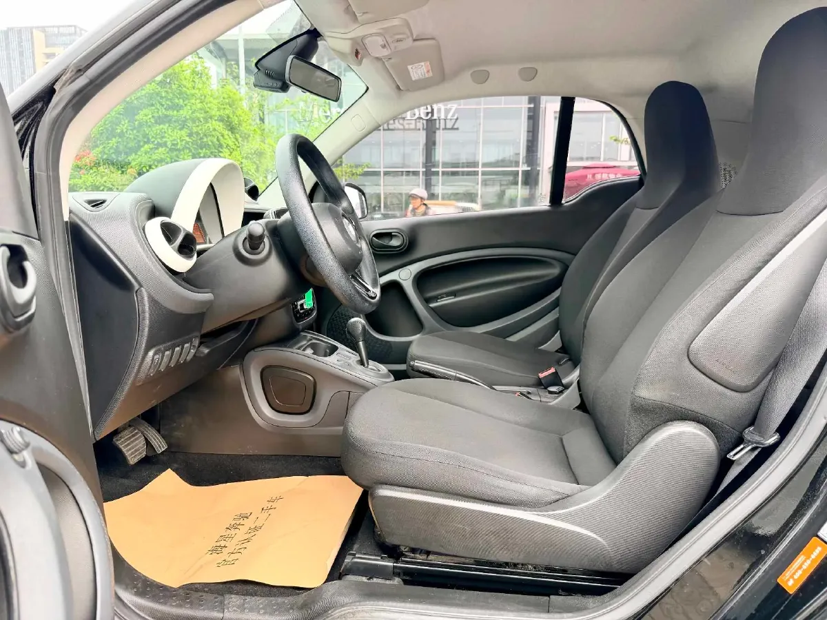 2015 Smart smart fortwo 1.0L 71HP L3 5AMT,autocango,china used car exporter,china ev exporter,chinese used car exporter,chinese used ev exporter
