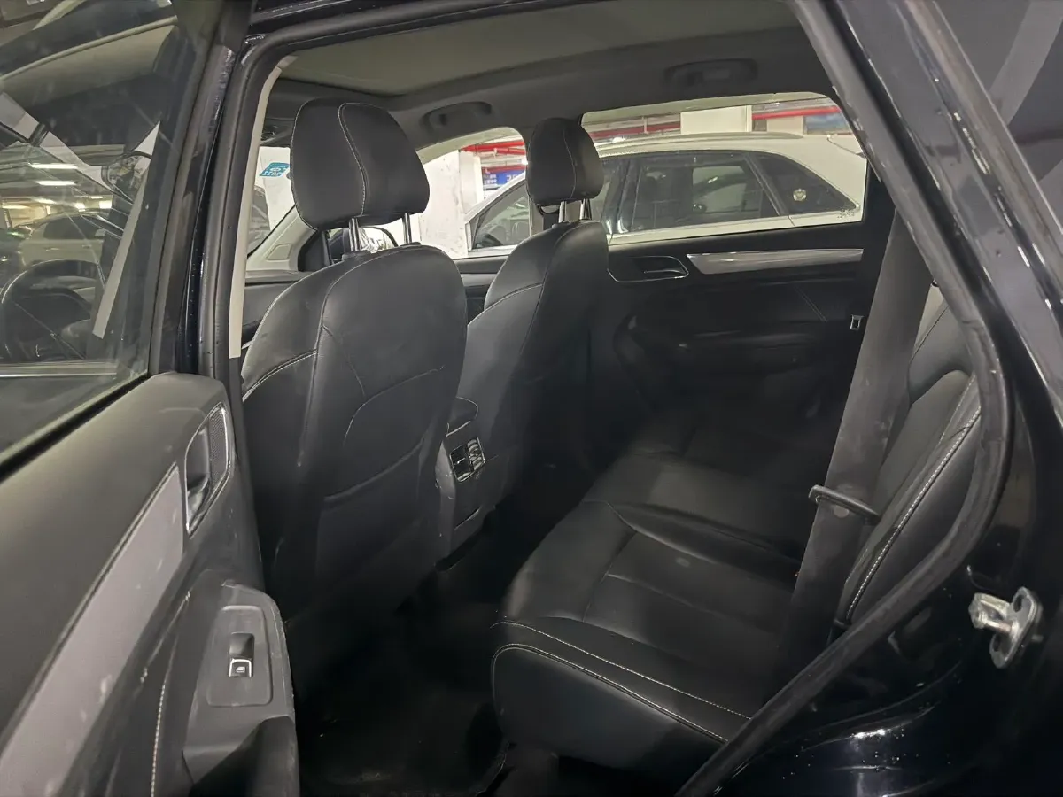 2018 Roewe RX5 1.5T 169HP L4 6MT,autocango,china used car exporter,china ev exporter,chinese used car exporter,chinese used ev exporter