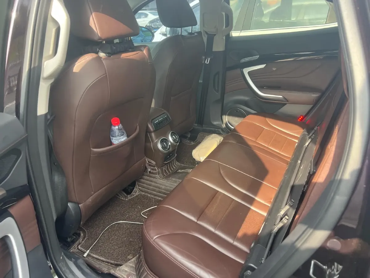 2017 WEY VV7 2.0T 234HP L4 7DCT,autocango,china used car exporter,china ev exporter,chinese used car exporter,chinese used ev exporter