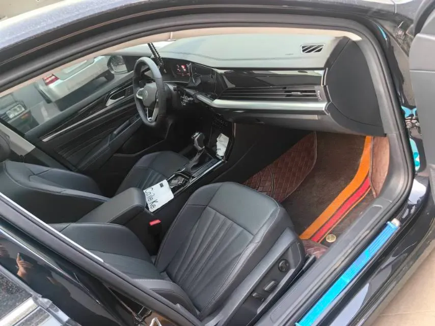 2025 Volkswagen Passat 2.0T 186HP L4 7DCT,autocango,china used car exporter,china ev exporter,chinese used car exporter,chinese used ev exporter