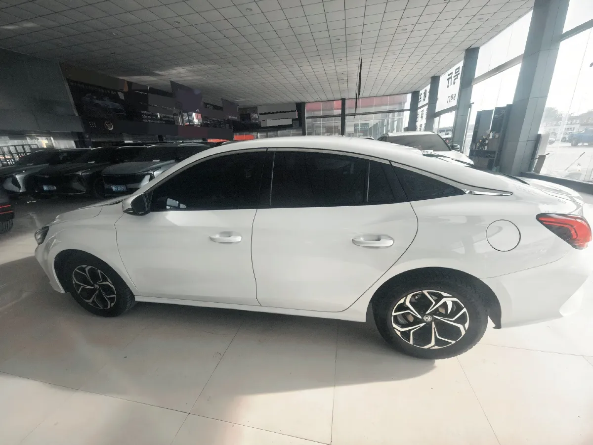 2023 MG 5 1.5L 129HP L4 5MT,autocango,china used car exporter,china ev exporter,chinese used car exporter,chinese used ev exporter