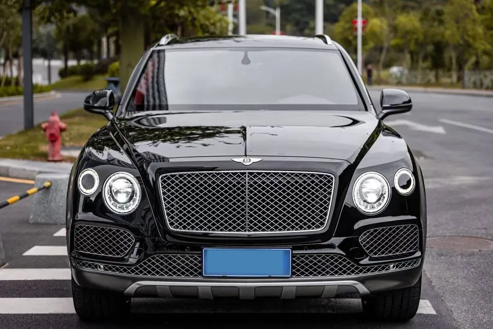 2018 Bentley Bentayga 4.0T 550HP V8 8AT,autocango,china used car exporter,china ev exporter,chinese used car exporter,chinese used ev exporter