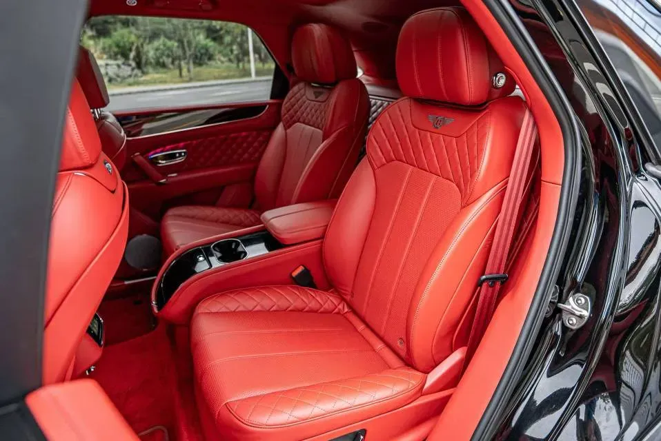 2018 Bentley Bentayga 4.0T 550HP V8 8AT,autocango,china used car exporter,china ev exporter,chinese used car exporter,chinese used ev exporter