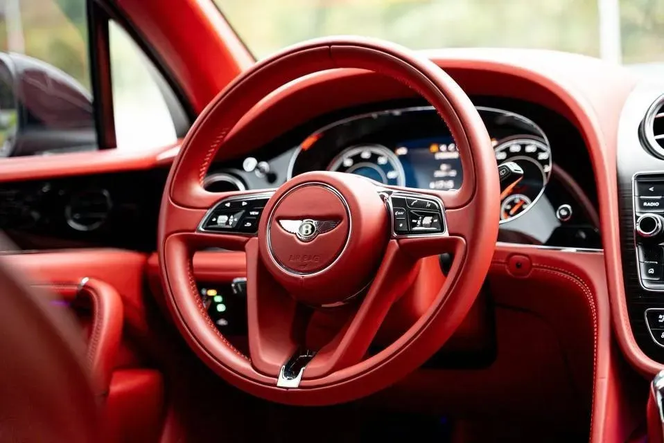 2018 Bentley Bentayga 4.0T 550HP V8 8AT,autocango,china used car exporter,china ev exporter,chinese used car exporter,chinese used ev exporter