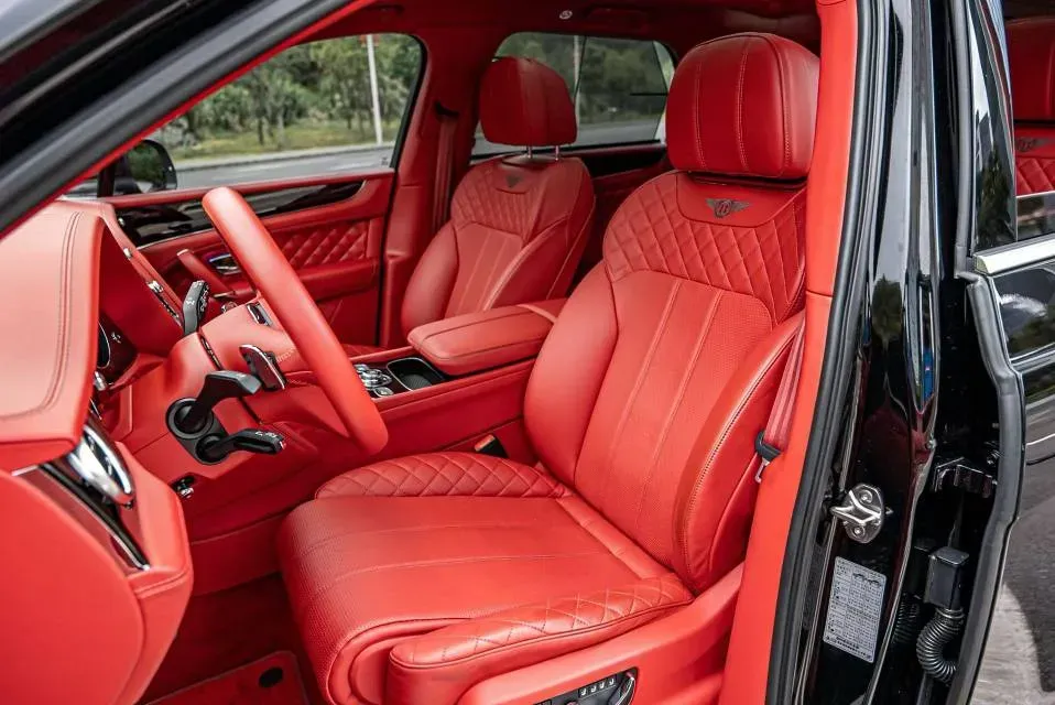 2018 Bentley Bentayga 4.0T 550HP V8 8AT,autocango,china used car exporter,china ev exporter,chinese used car exporter,chinese used ev exporter